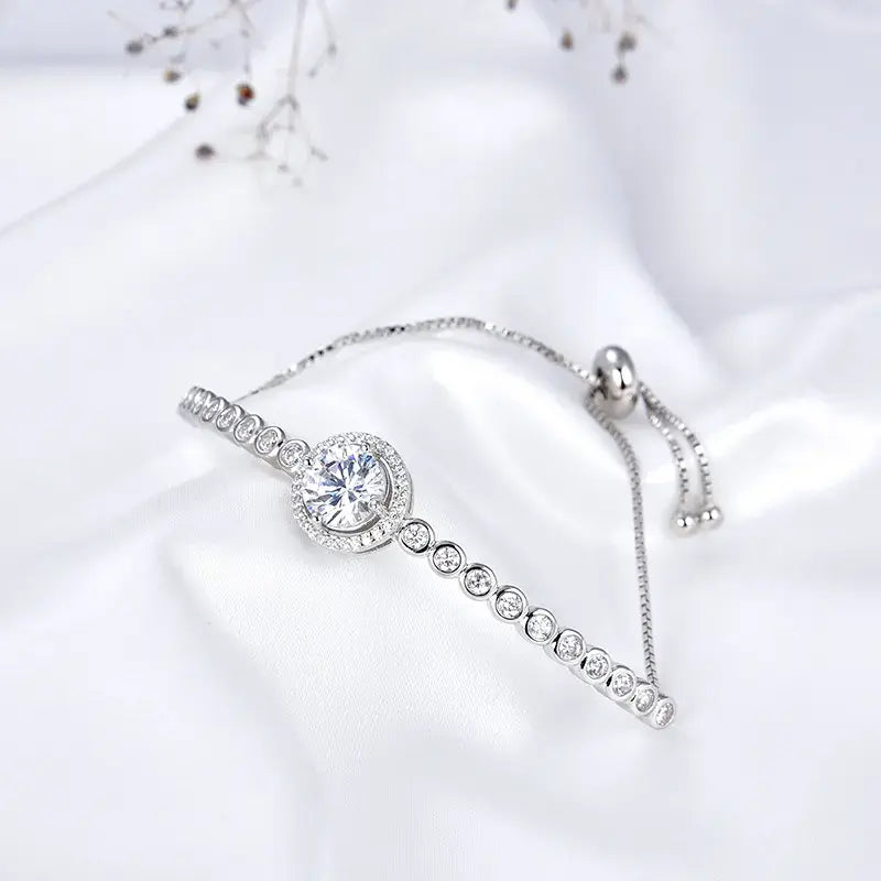 Angelic Round Bracelet by Silphina