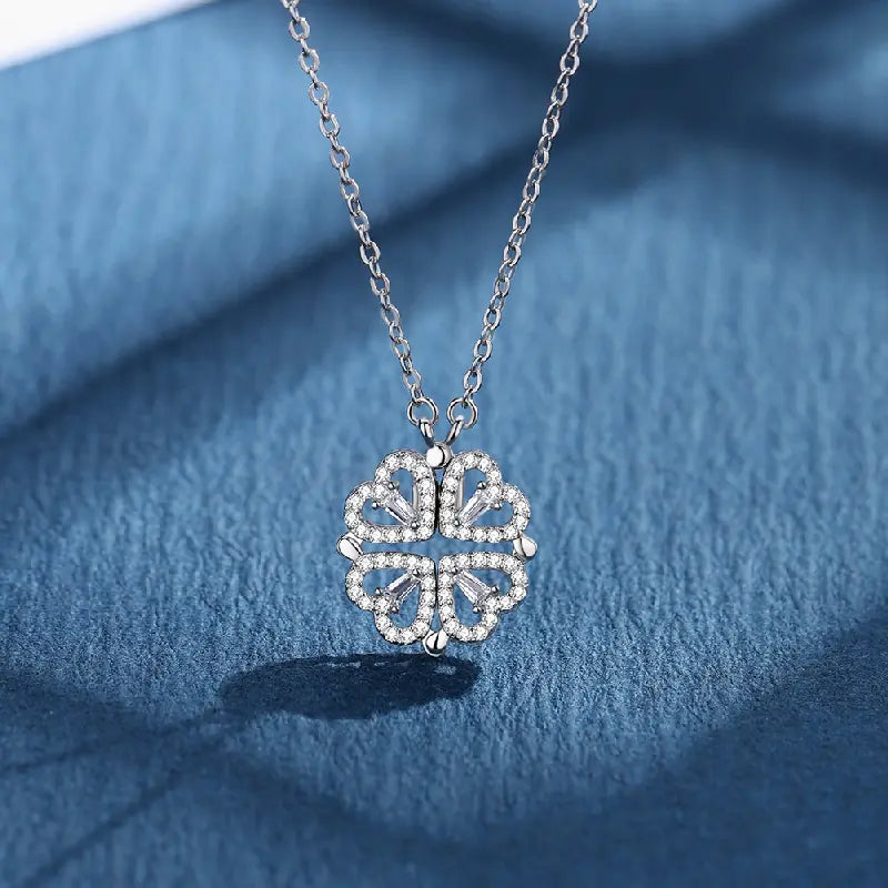 Clover Heart Magnetic Necklace by Silphina