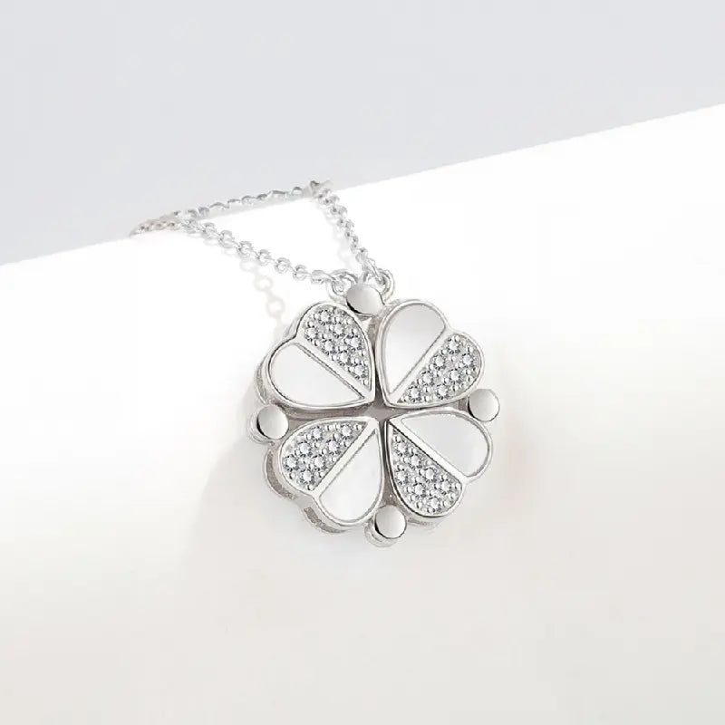 Lucky Clover Pendant Necklace by Silphina
