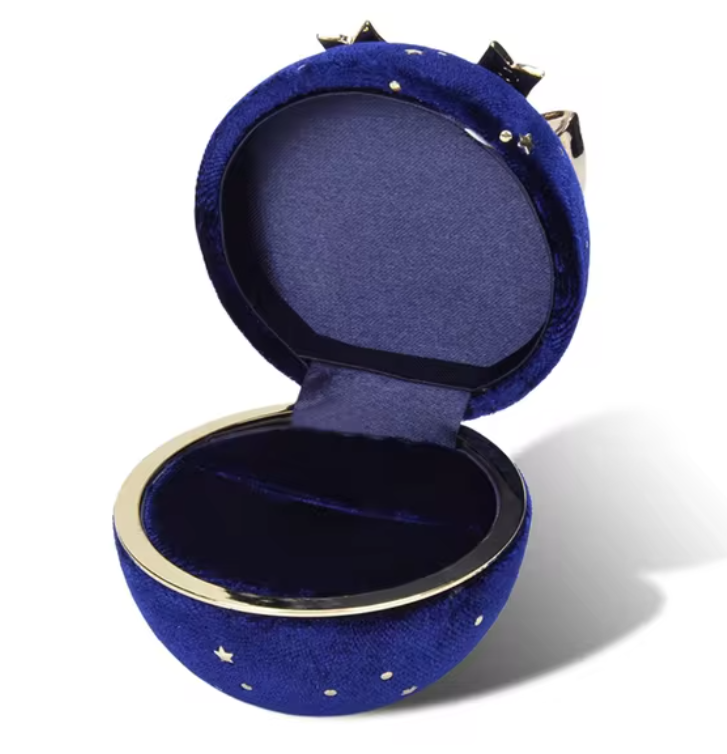 Round Christmas Ring/Earring Box by Silphina